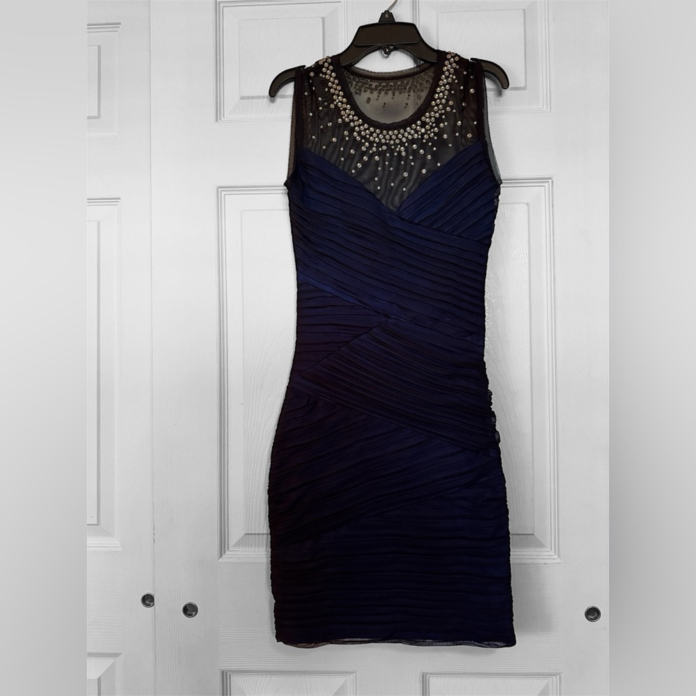 Elegant Navy Blue Sleeveless Dress